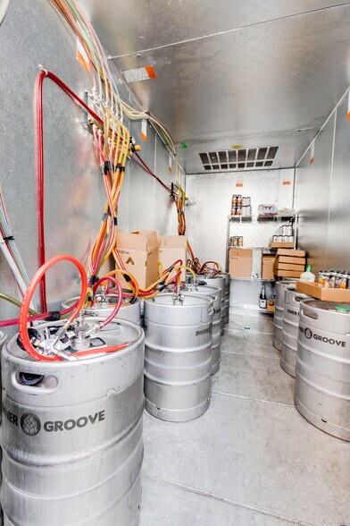 More Photos Of 827 E Warrington Ave, Pittsburgh Flex For Lease