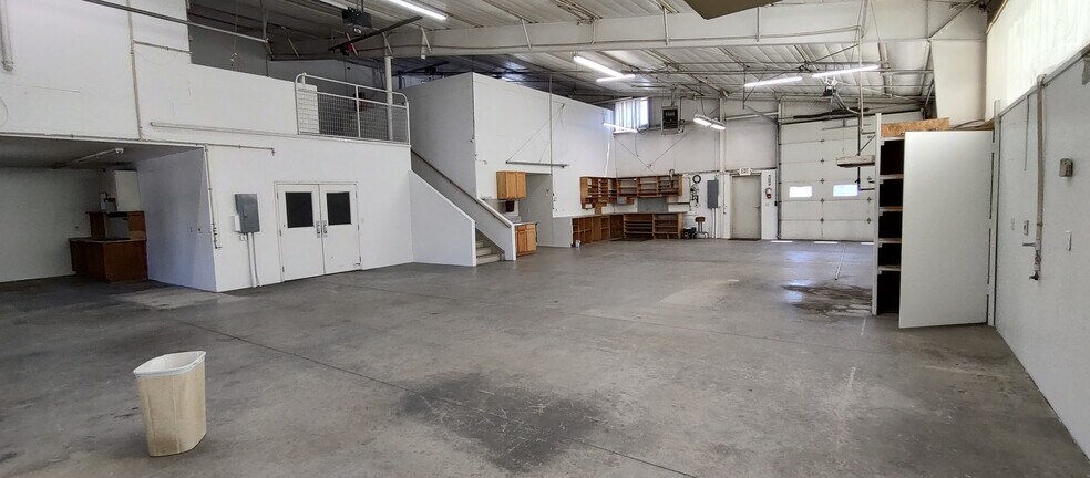 More Photos Of 409 Delozier Dr, Fort Collins Warehouse For Lease