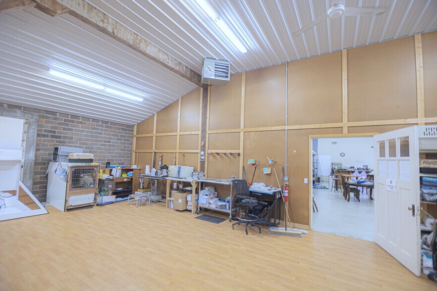More Photos Of 105 Ash Ave NE, Wadena Veterinarian Kennel For Sale