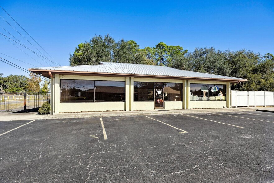 Primary Photo Of 819 S Moody Rd, Palatka Freestanding For Sale