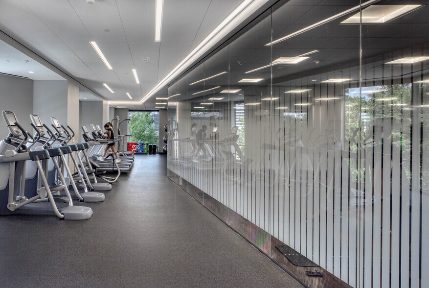 More Photos Of 2001 Ross Ave, Dallas Office For Lease