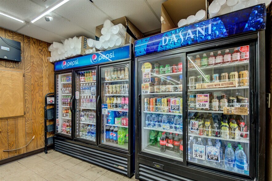 More Photos Of 1705 SW Frank Phillips Blvd, Bartlesville Service Station For Sale