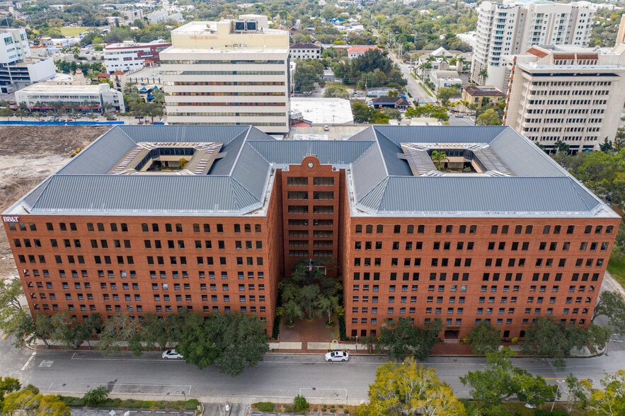 More Photos Of 1800 2nd St, Sarasota Office Residential For Lease