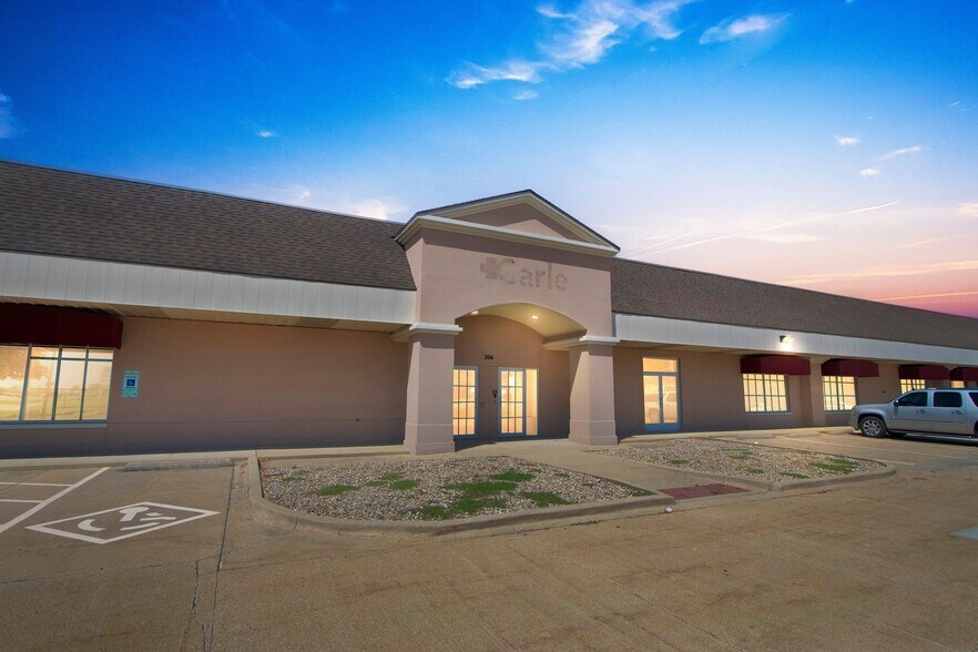 More Photos Of 206 W Anthony Dr, Champaign Medical For Lease