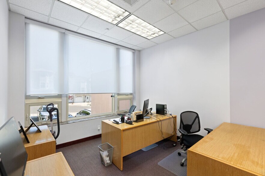 More Photos Of 1190 Hylan Blvd, Staten Island Office For Sale