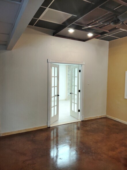 More Photos Of 2511 National Dr, Garland Industrial For Sale