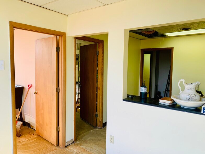 More Photos Of 112 Falcon Dr, Fredericksburg Medical For Lease