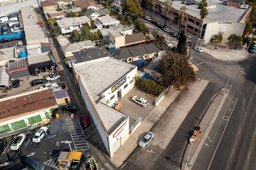 More Photos Of 4931 Venice Blvd, Los Angeles Storefront For Lease