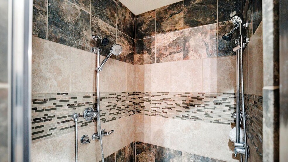 More Photos Of 352 MO-245, Dadeville Horse Stables For Sale