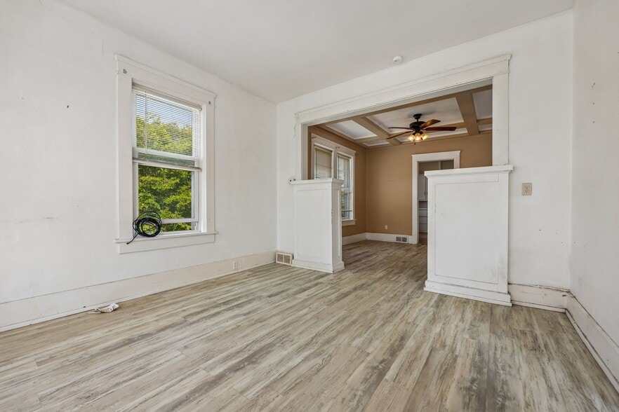More Photos Of 2710-2712 17th St, Racine Storefront Retail Residential For Sale