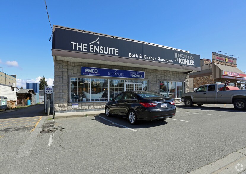 More Photos Of 2412-2418 King George Blvd, Surrey Showroom For Lease