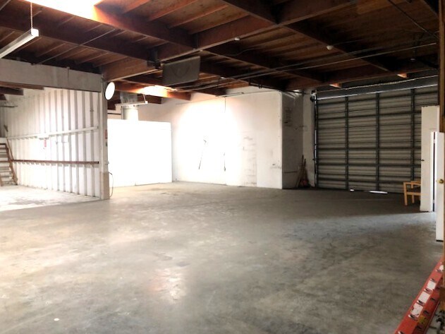 More Photos Of 897 W A St, Bay Area Auto Repair For Sale