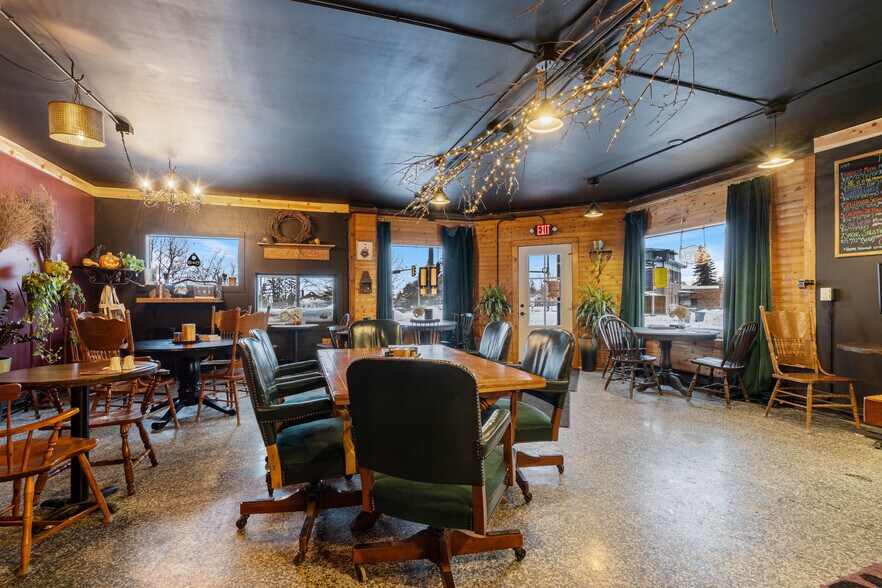 More Photos Of 4501 E Superior St, Duluth Freestanding For Sale