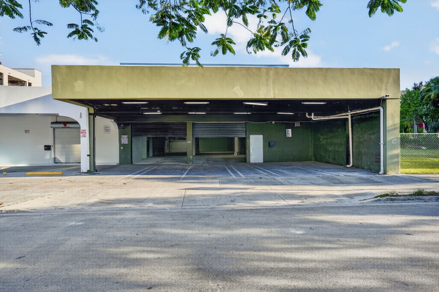 More Photos Of 500 W Flagler St, Miami Manufacturing For Lease