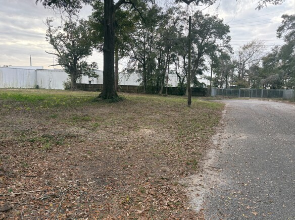 More Photos Of 2211 Little Ln, Pensacola Land For Lease