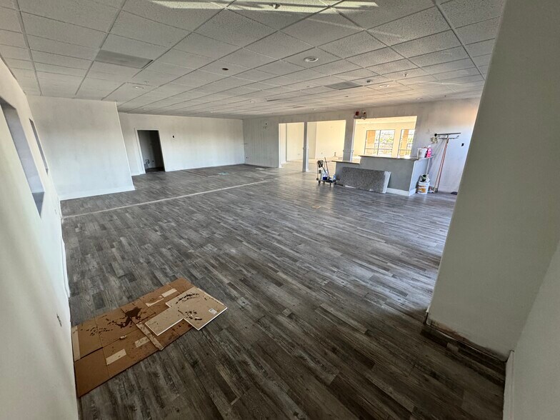 More Photos Of 19341 Bear Valley Rd, Apple Valley Medical For Lease