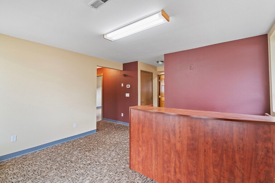 More Photos Of 101 E Main Ave, Morton Office For Sale