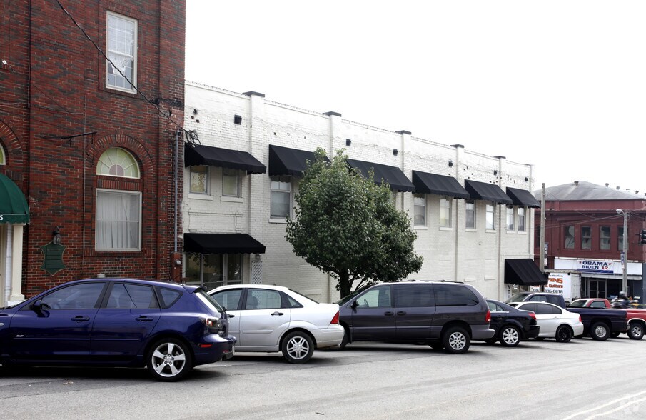 More Photos Of 101-103 E Broadway St, Lenoir City Storefront Retail Office For Lease