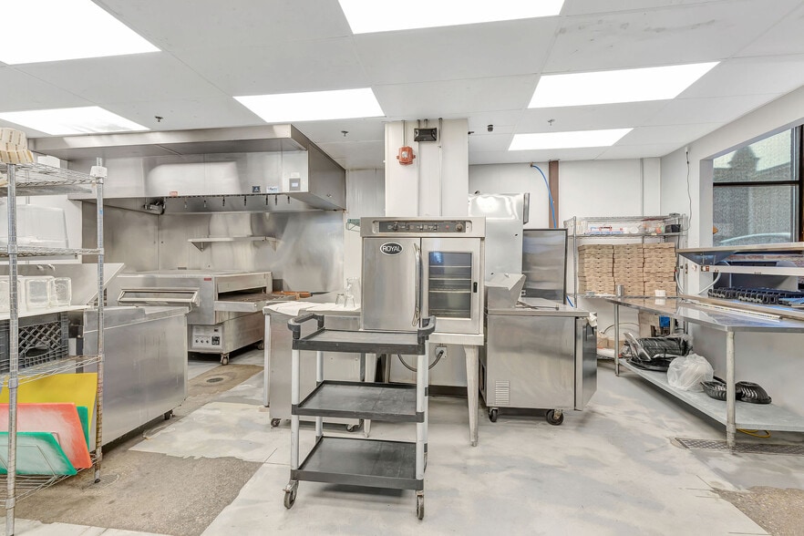 More Photos Of 2800 Woodburn Ave, Cincinnati Storefront For Sale