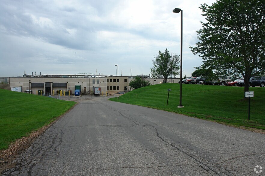 More Photos Of 5101 Valley Industrial Blvd S, Shakopee Warehouse For Lease