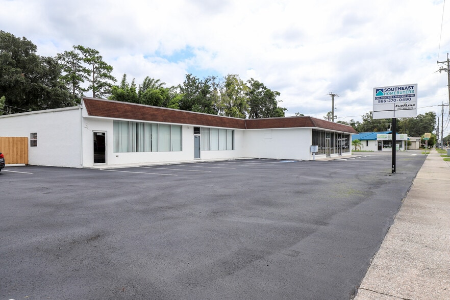 More Photos Of 2803 NW 6th St, Gainesville Freestanding For Lease