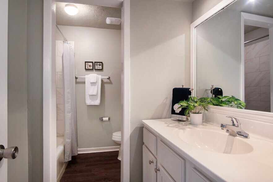 More Photos Of 3300 S College Ave, Bryan Apartments For Sale