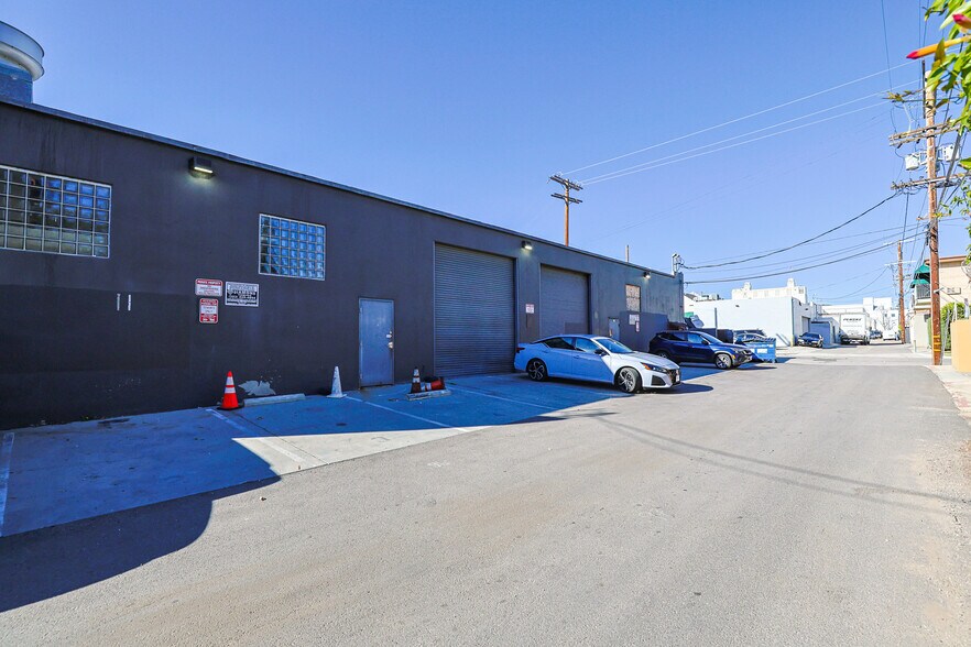 More Photos Of 752-758 N Highland Ave, Los Angeles Loft Creative Space For Lease