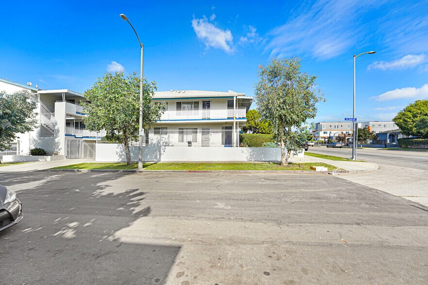 More Photos Of 1649 S La Brea Ave, Los Angeles Apartments For Sale