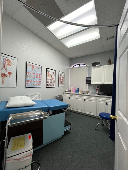 More Photos Of 3106 S W S Young Dr, Killeen Medical For Lease