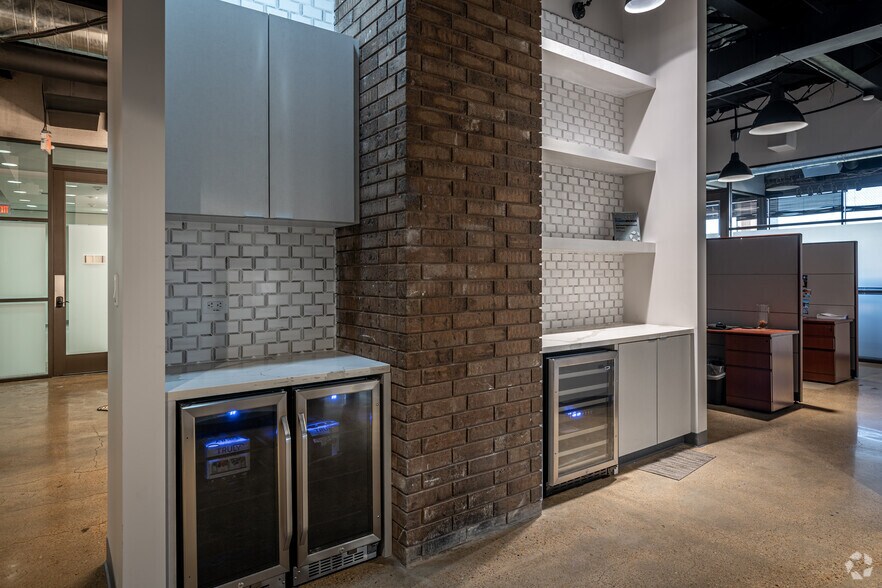 More Photos Of 5353 W Alabama St, Houston Unknown For Lease