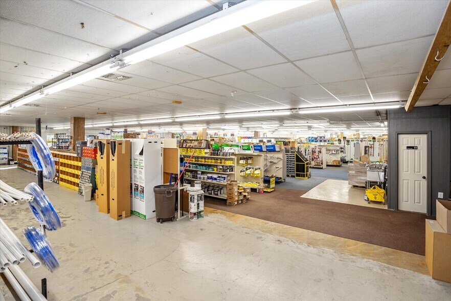 More Photos Of 101 S US Highway 69, Huntington Department Store For Sale