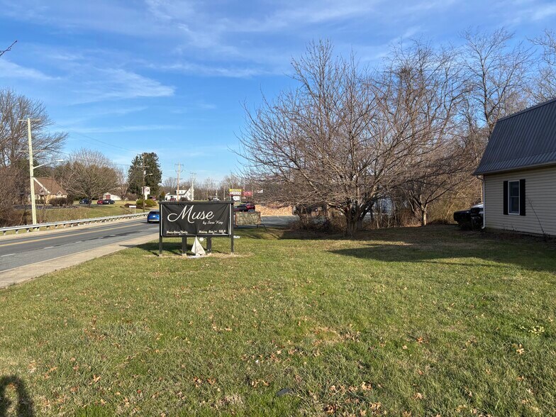 More Photos Of 101 Ryan Dr, Rising Sun Office For Lease