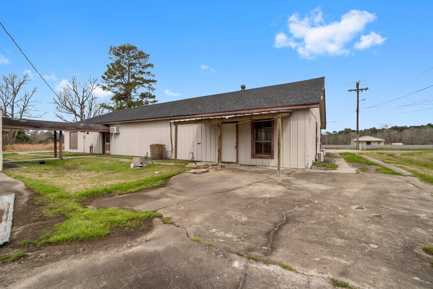 More Photos Of 6738 US Highway 190 E, Livingston Convenience Store For Sale