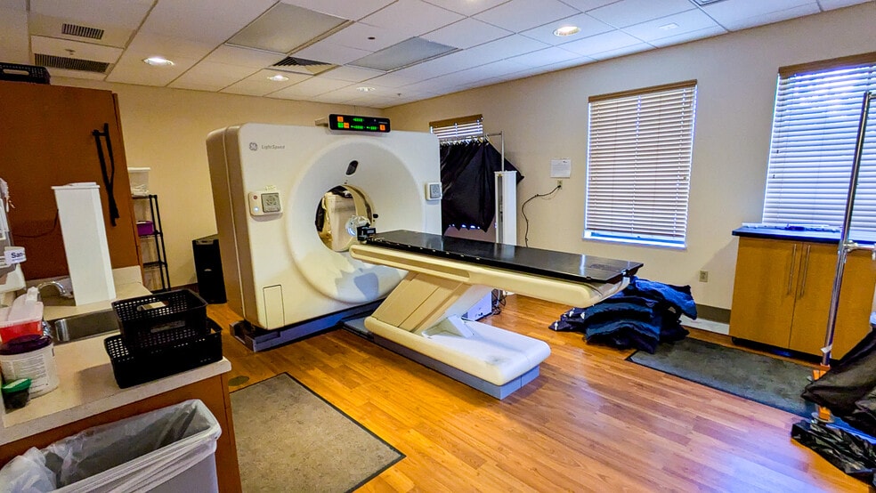 More Photos Of 8946 77th Ter E, Lakewood Ranch Medical For Sale