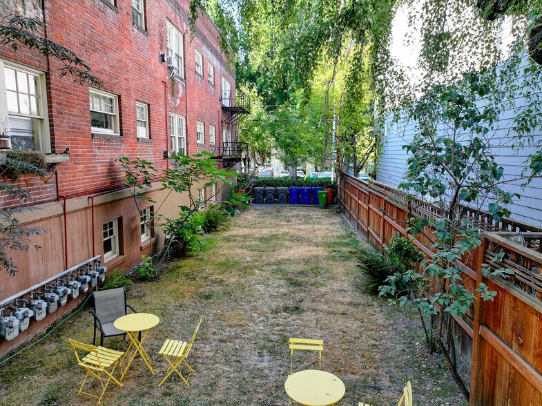 More Photos Of 2062 NW Marshall St, Portland Apartments For Sale