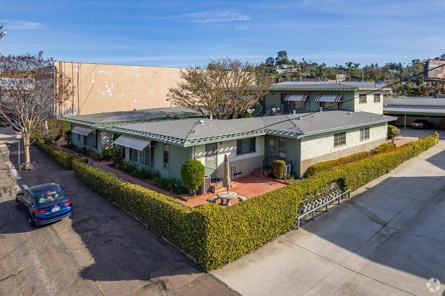 More Photos Of 8870-8878 La Mesa Blvd, La Mesa Storefront For Sale