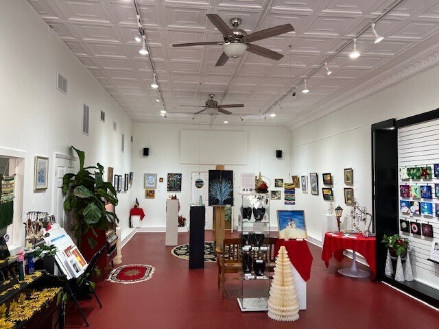 More Photos Of 148 S Moore St, Sanford Restaurant For Lease