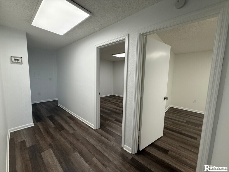 More Photos Of 1517-1523 Commercial Park Dr, Lakeland Medical For Lease