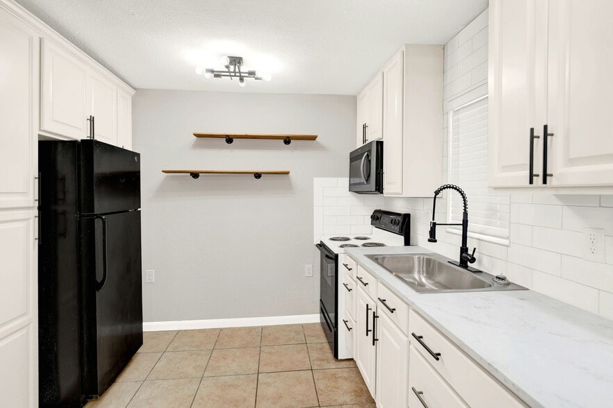More Photos Of 285 San Antonio, Leming Apartments For Sale