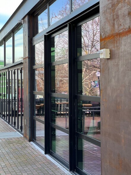 More Photos Of 2009 18th St NW, Washington Restaurant For Lease