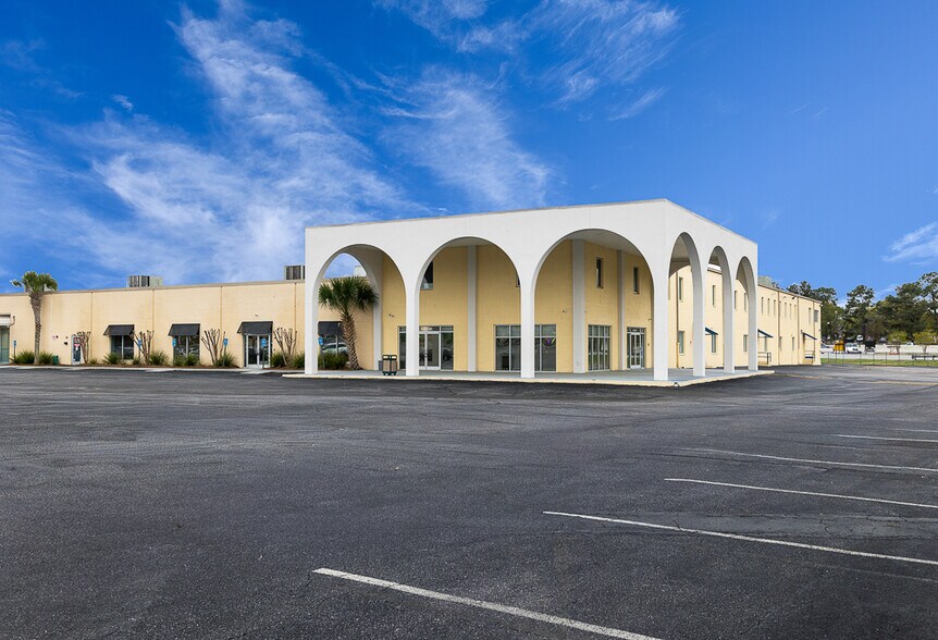 More Photos Of 5935 Rivers Ave, North Charleston Showroom For Lease
