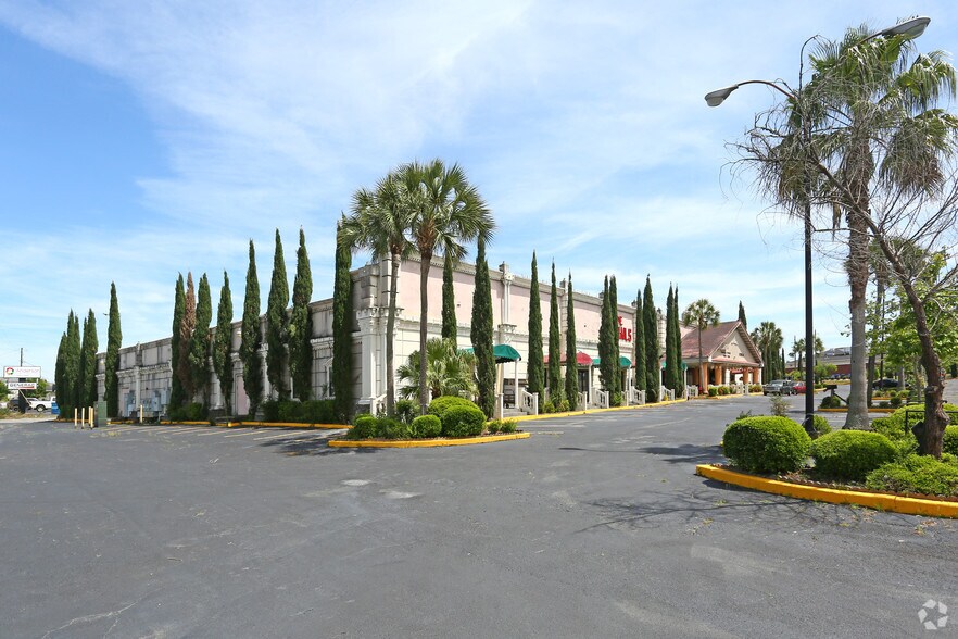 More Photos Of 2965 N Ashley St, Valdosta Freestanding For Sale