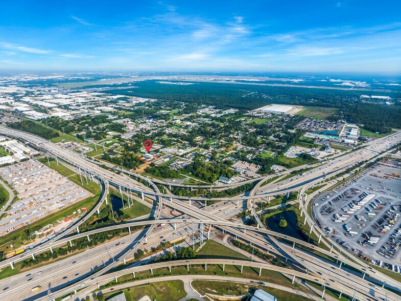 More Photos Of 5939 Albert Dr, Humble Light Distribution For Sale