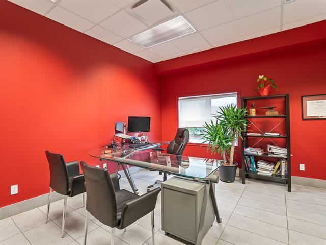 More Photos Of 101-103 Rue Smith, Montréal Storefront Retail Office For Sale