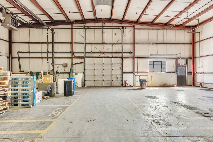 More Photos Of 28 Appleton St, Holyoke Warehouse For Lease