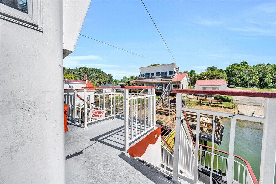 More Photos Of 3619 Airport Rd, Moneta Marina For Sale