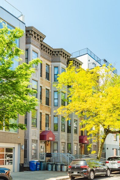 More Photos Of 950-952 Bergen St, Brooklyn Apartments For Sale