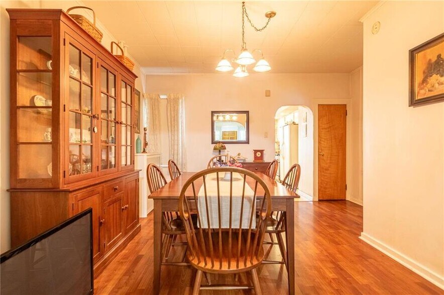 More Photos Of 202 S 17th St, Allentown Storefront Retail Residential For Sale