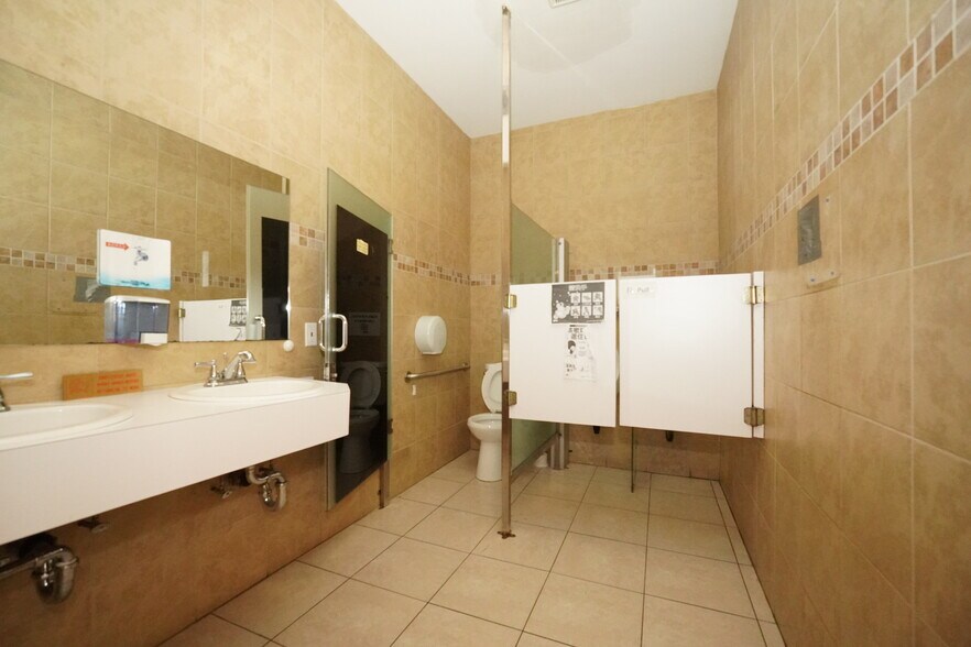 More Photos Of 2 Allen St, New York Medical For Sale
