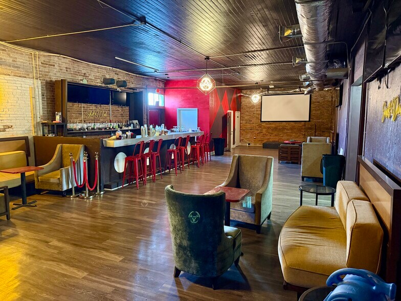More Photos Of 1410 Broadway, Macon-Bibb Storefront Retail Residential For Sale